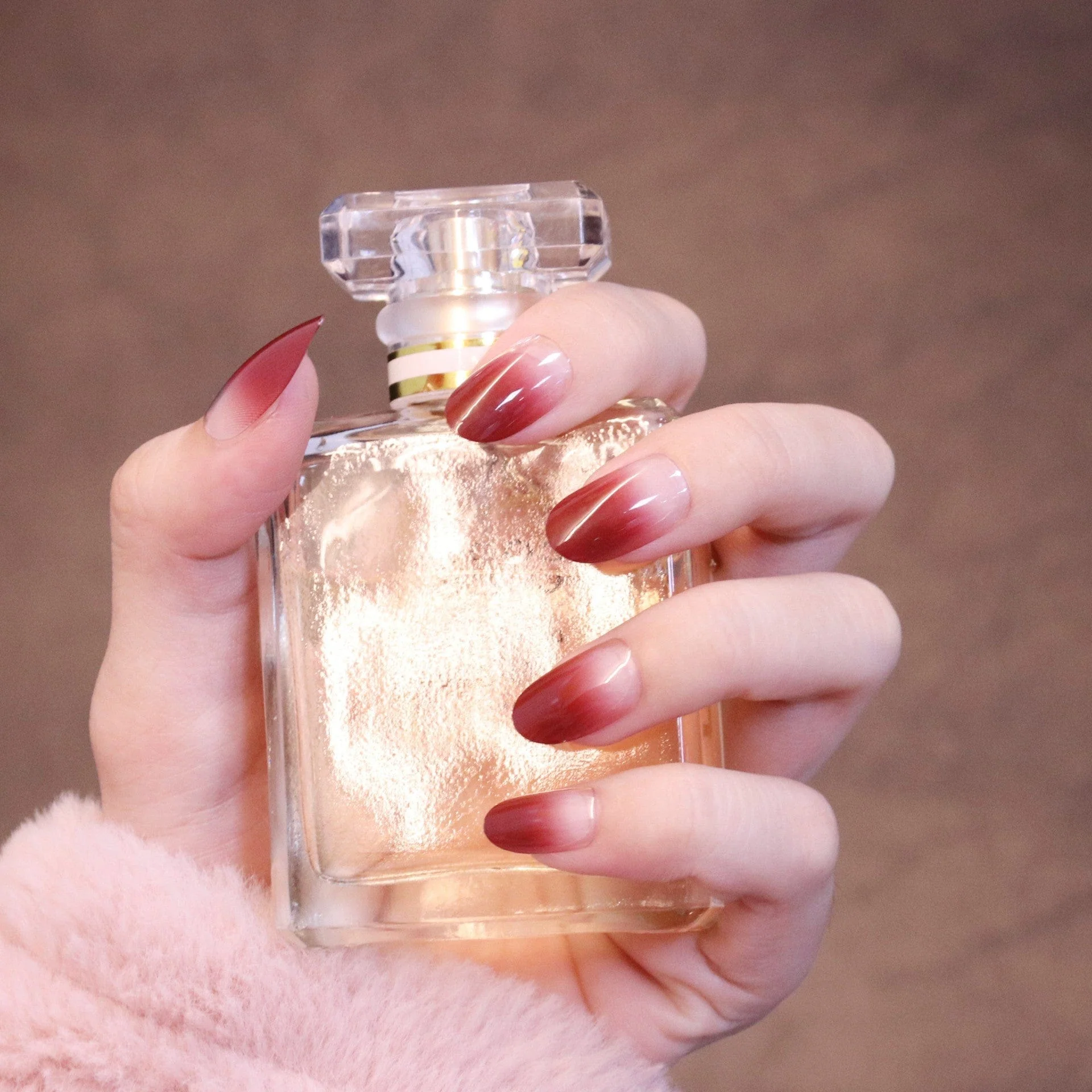Medium Rounded Cherry Red Ombre Press On Nails - Image 3
