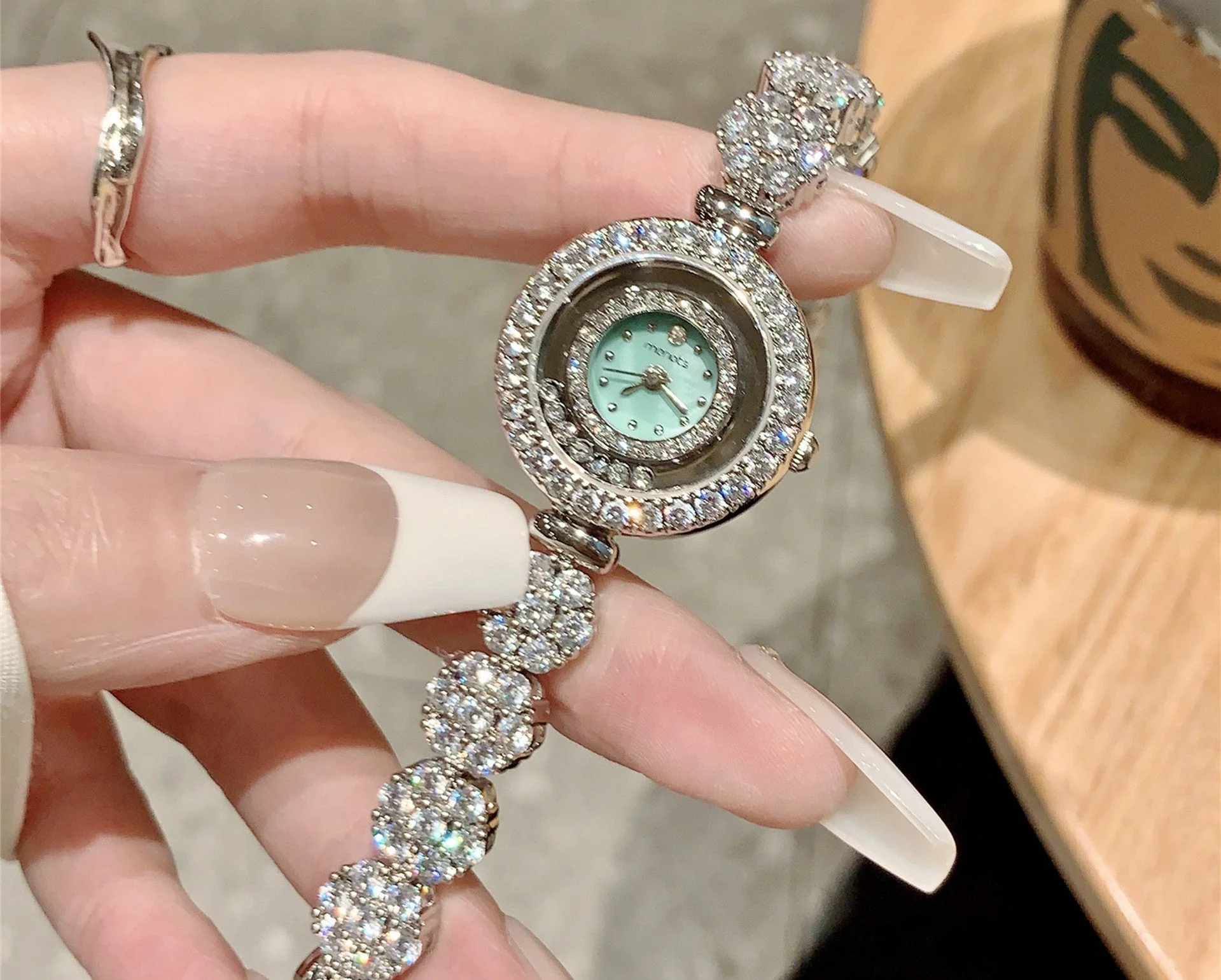 Mermaid Watch Niche Fritillary Face Bracelet - Image 3