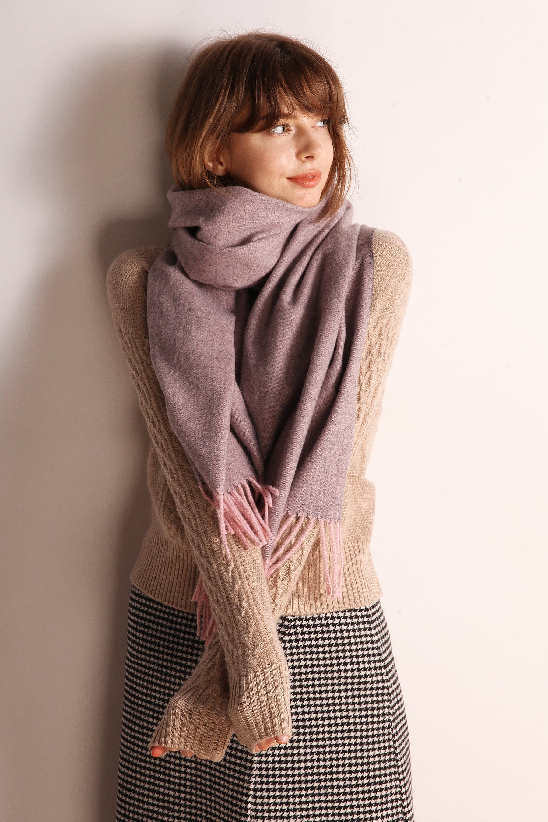 Minimalist Fringe Hem Scarf - Image 10