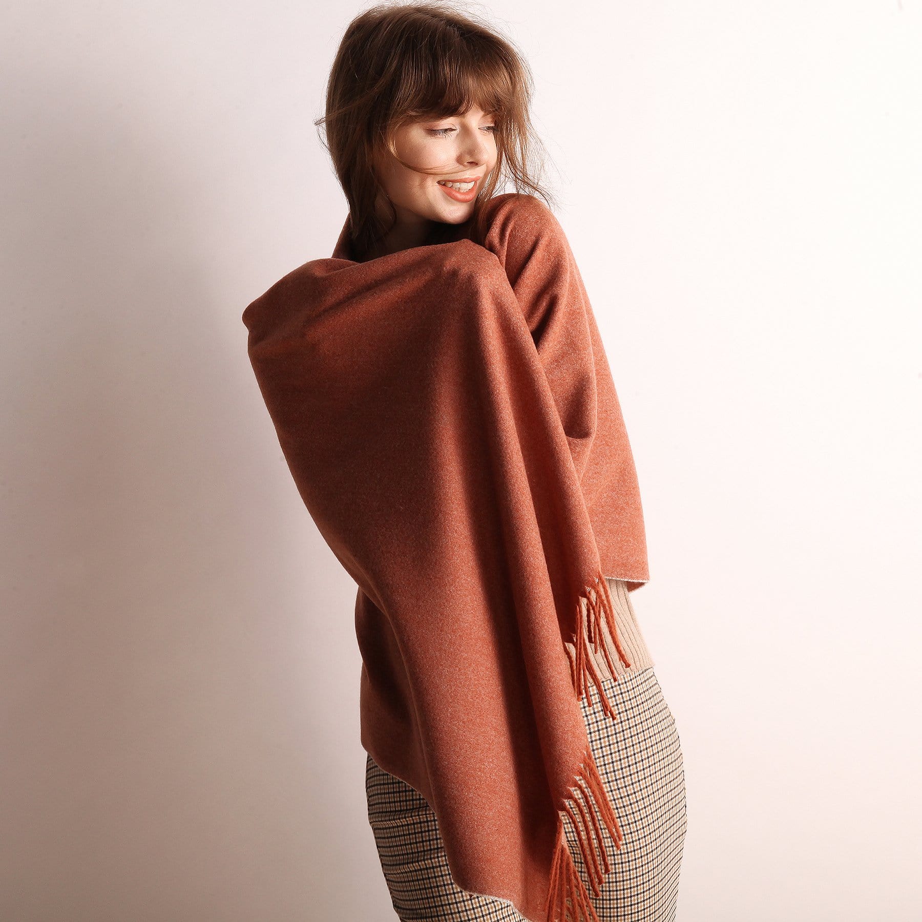 Minimalist Fringe Hem Scarf - Image 17