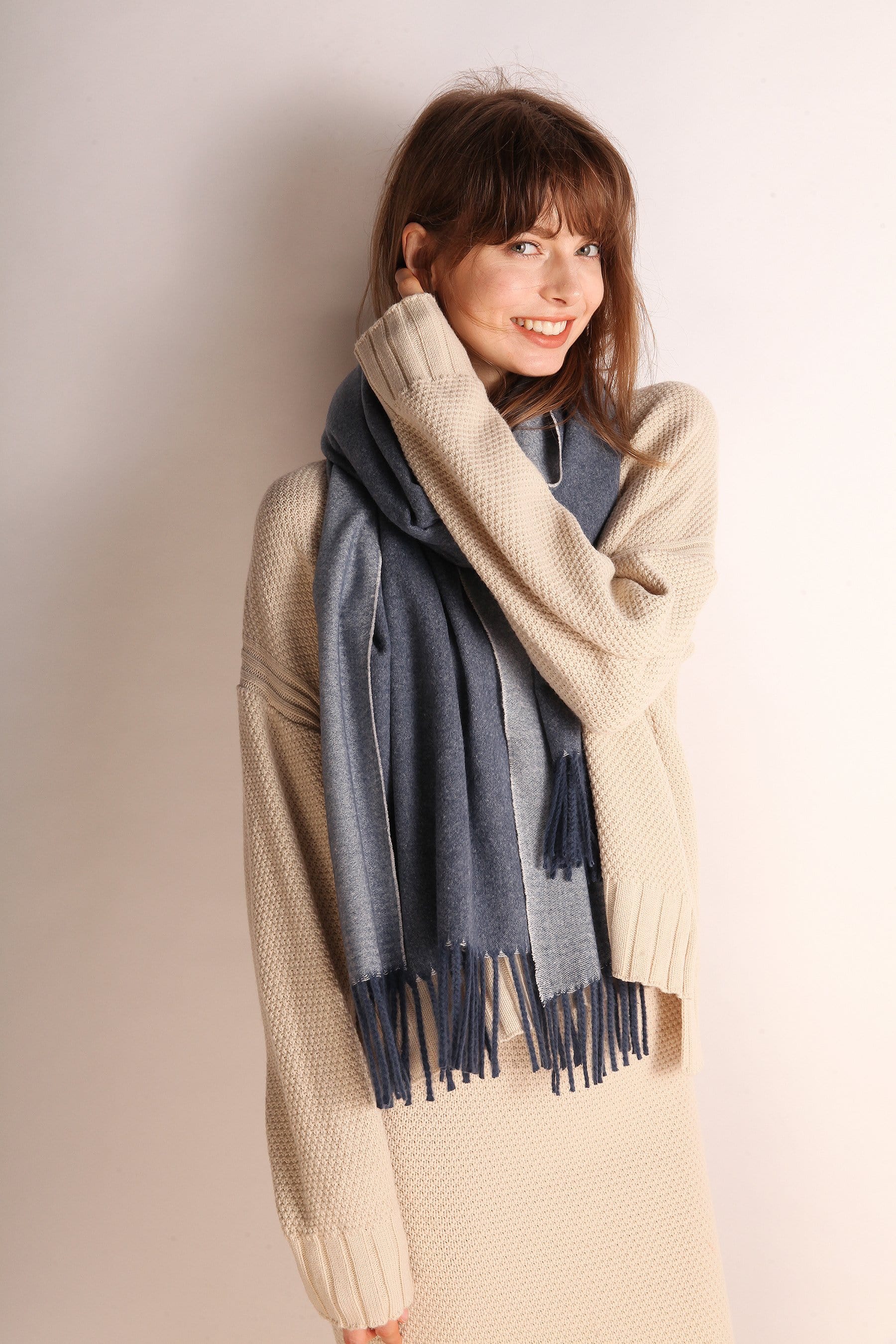 Minimalist Fringe Hem Scarf - Image 34