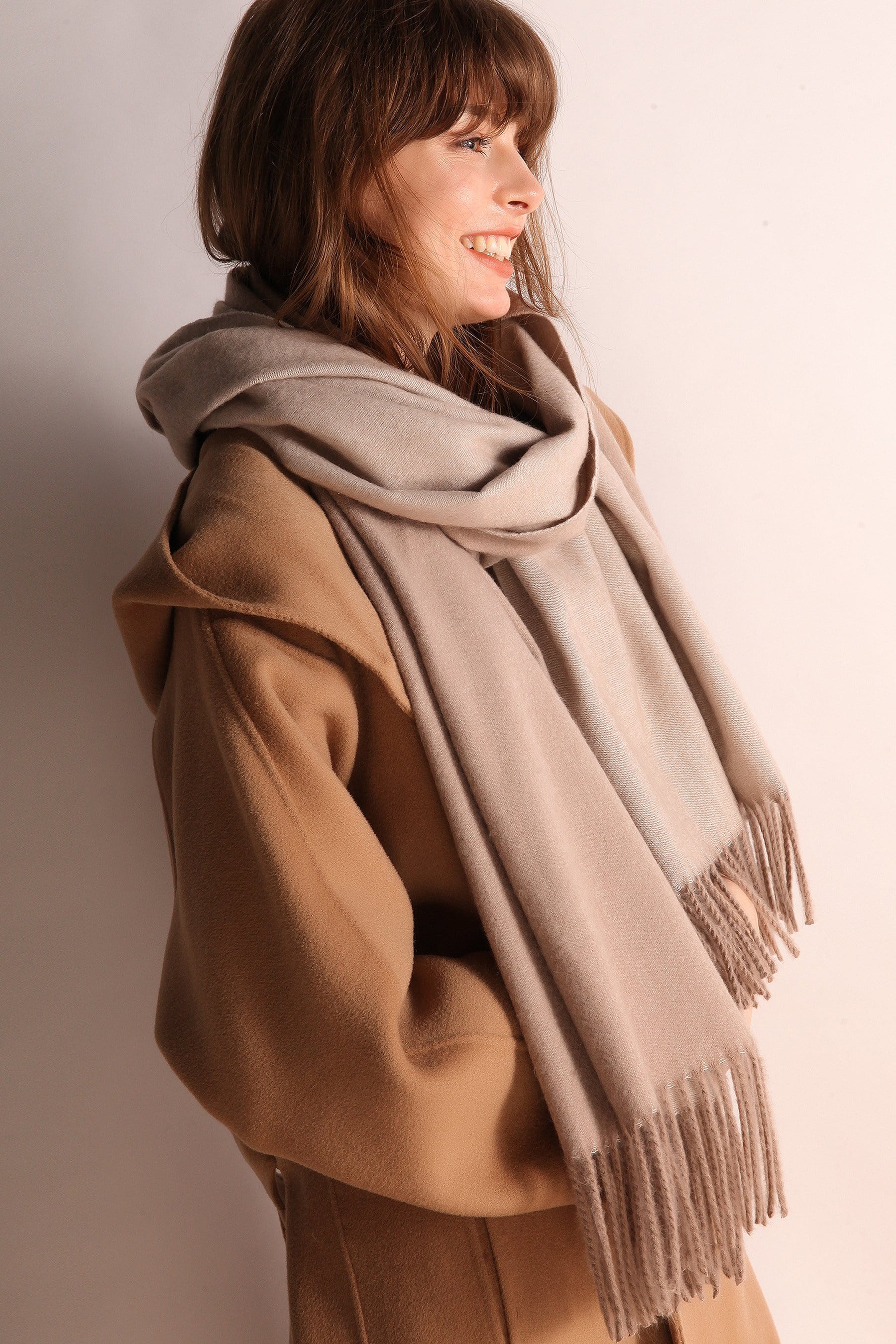 Minimalist Fringe Hem Scarf - Image 36