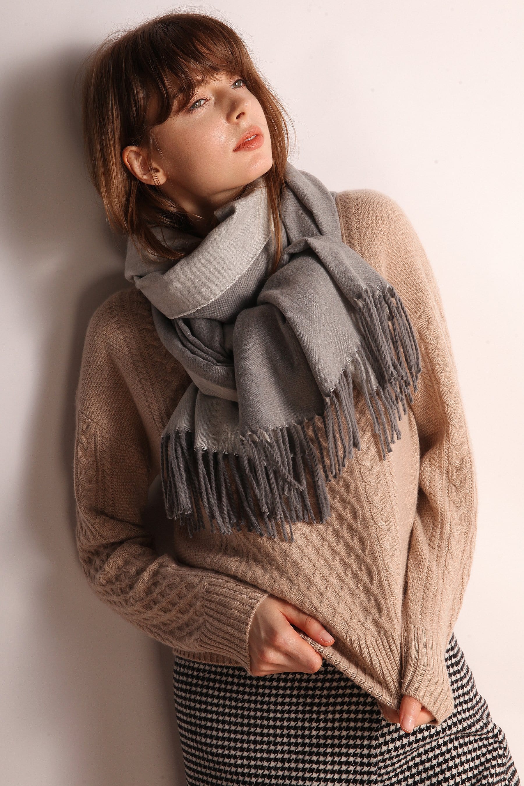 Minimalist Fringe Hem Scarf - Image 40