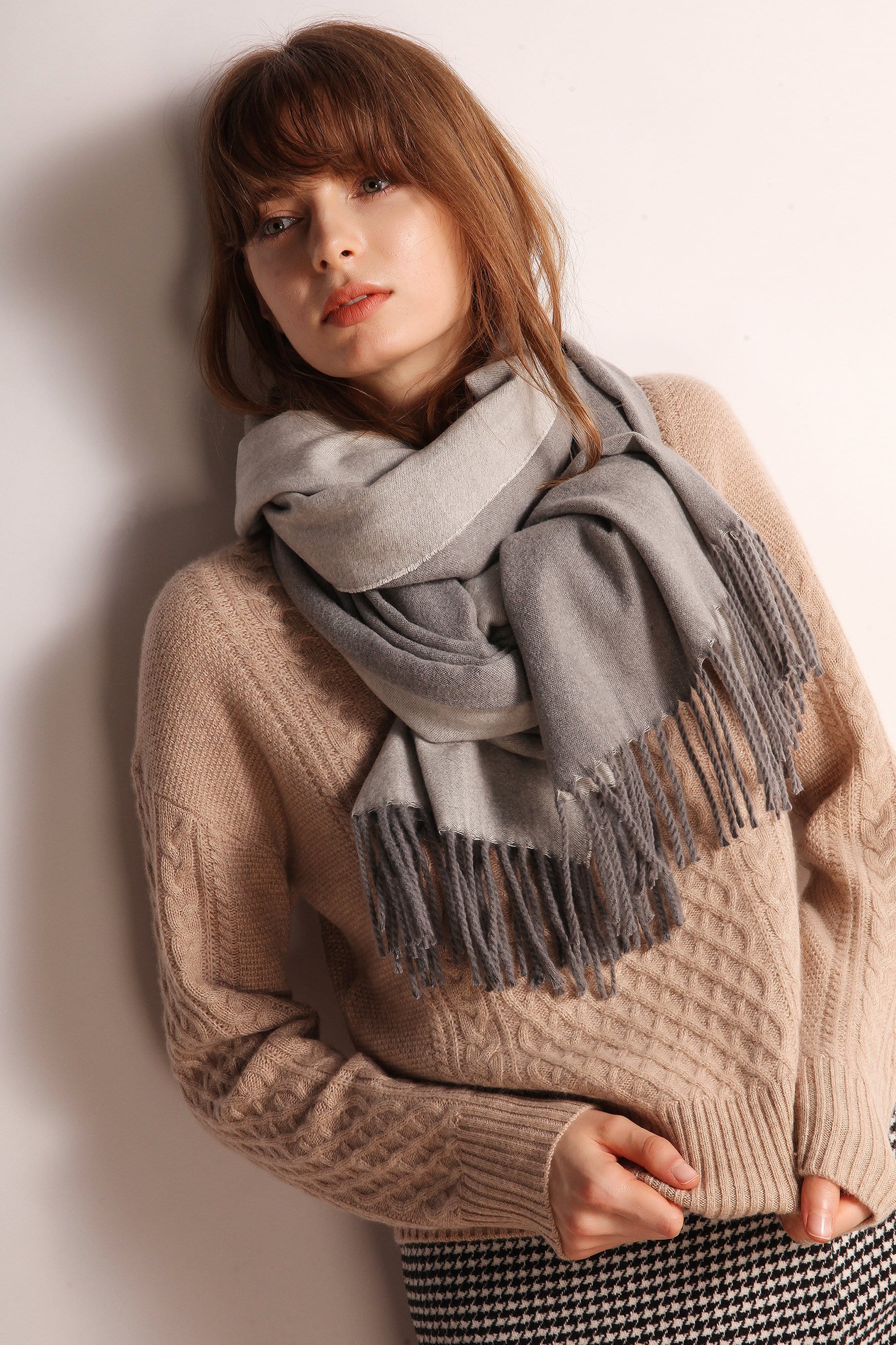 Minimalist Fringe Hem Scarf - Image 41