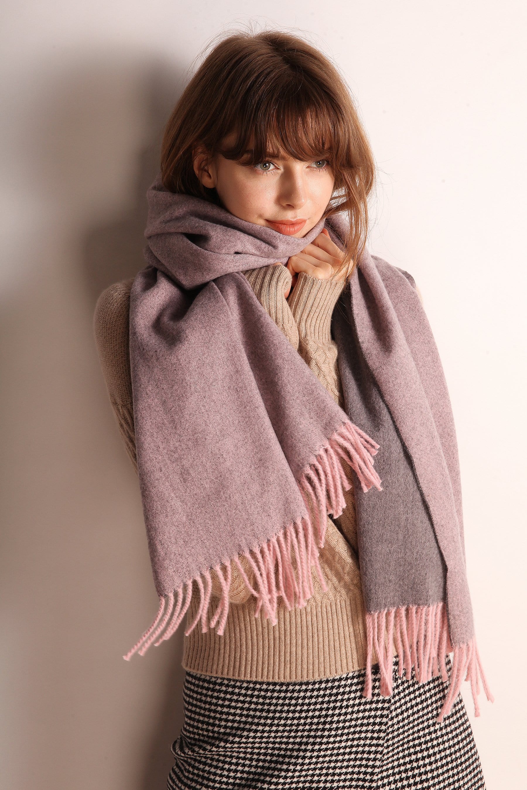 Minimalist Fringe Hem Scarf - Image 8
