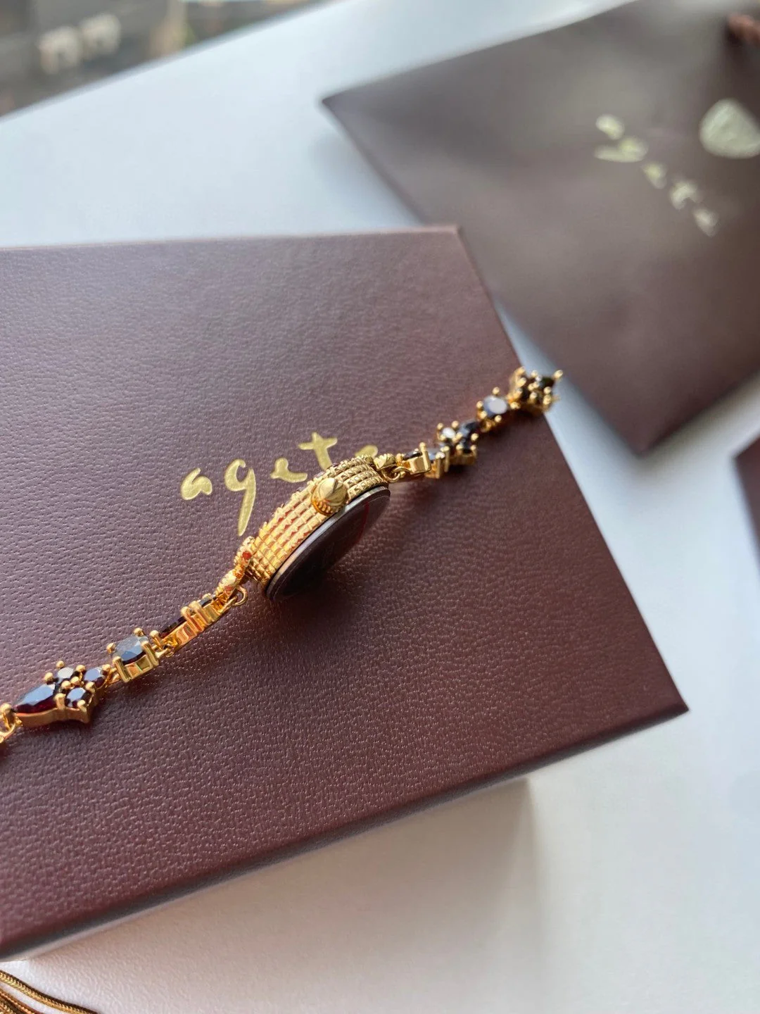 Natural Garnet Disc Vintage Bracelet Quartz Watch - Image 7
