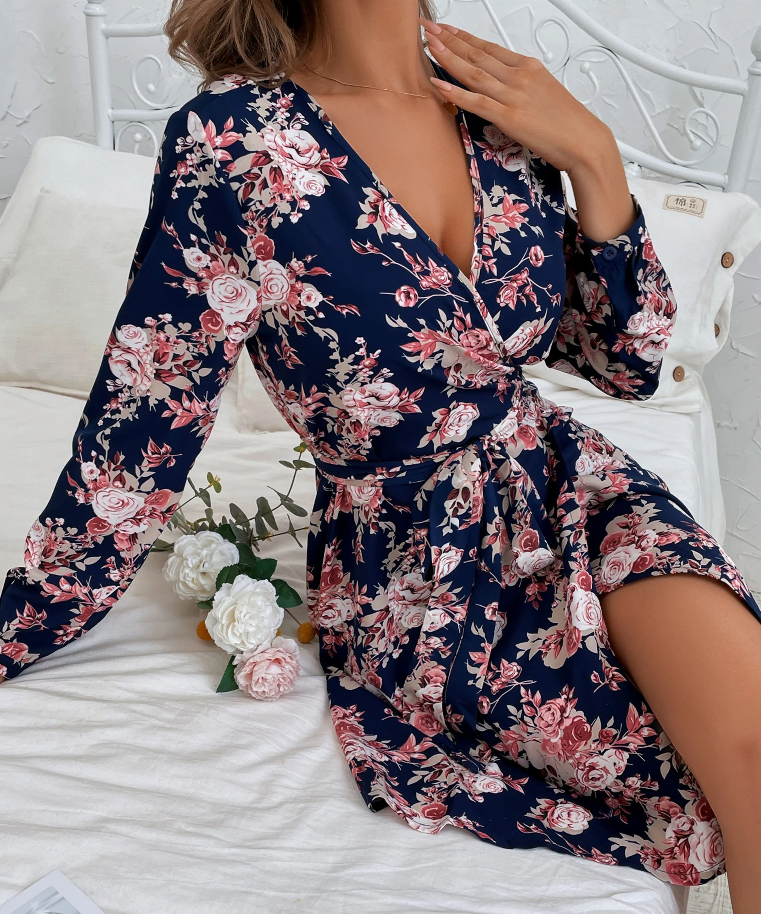 Plunge Neck Floral Print Dress - Image 3