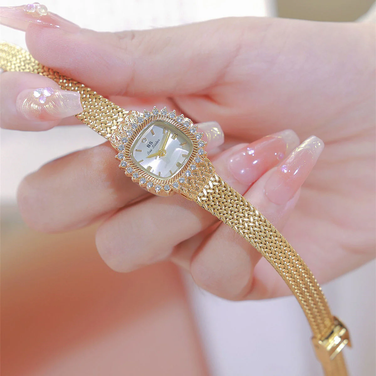 Retro Lucky Small Square Wheat Mini Watch - Image 4