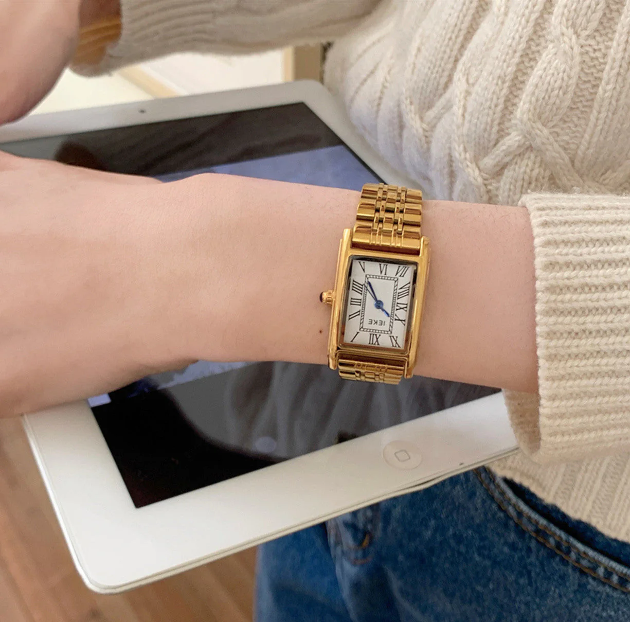 Retro Small Golden Watch Steel Belt Middle Ancient - Image 2