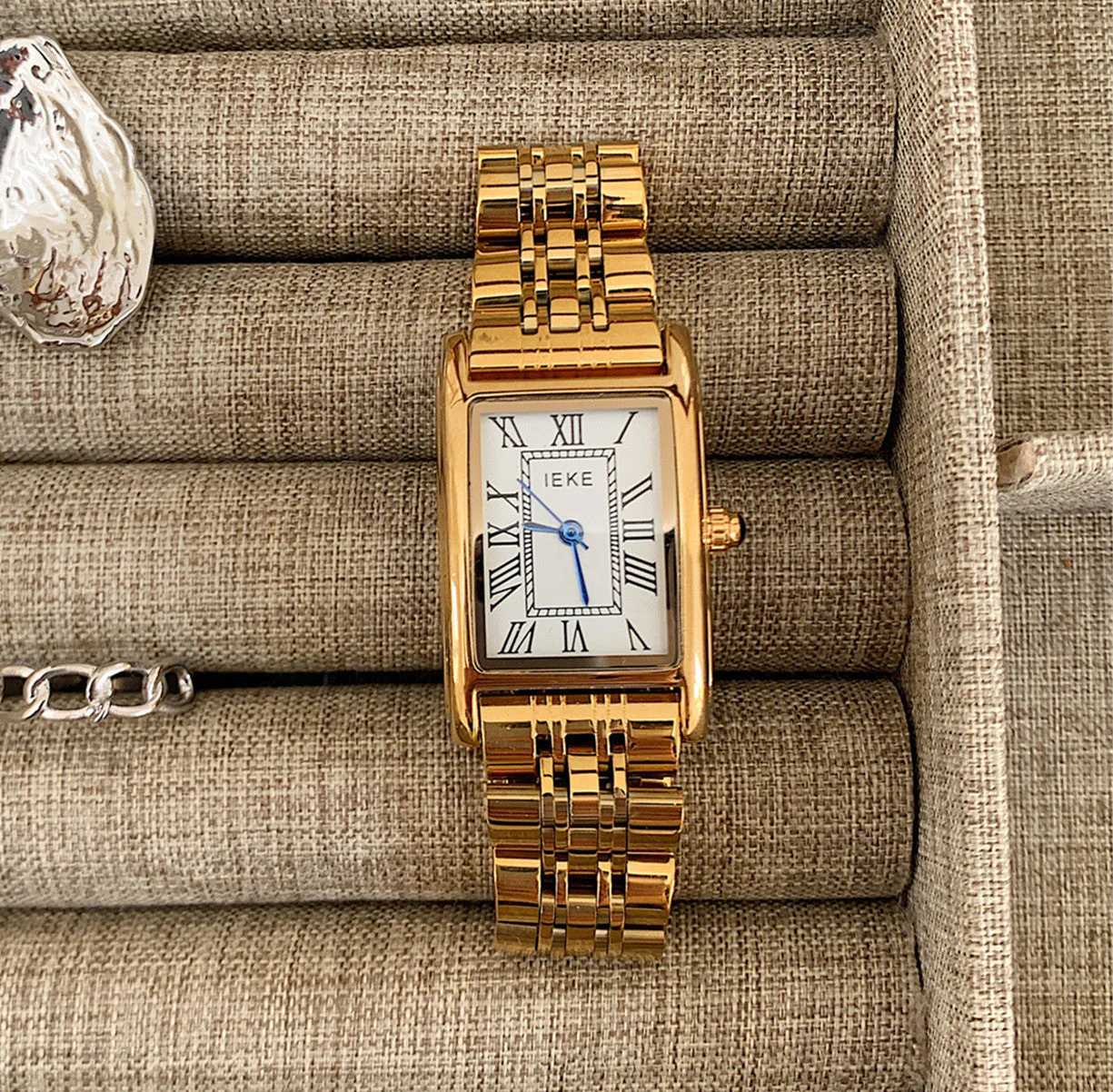 Retro Small Golden Watch Steel Belt Middle Ancient - Image 4