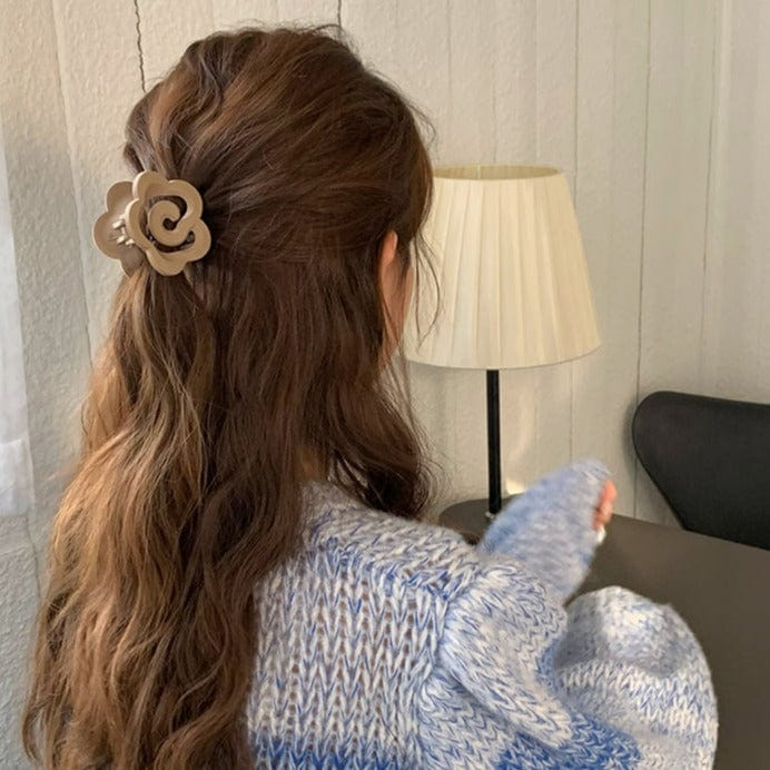 Simple Flower Hair Claw - Image 4