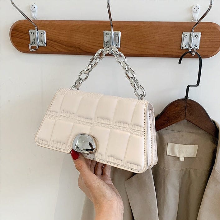 Simplistic Quilted Bag with Silver Clasp - Image 5