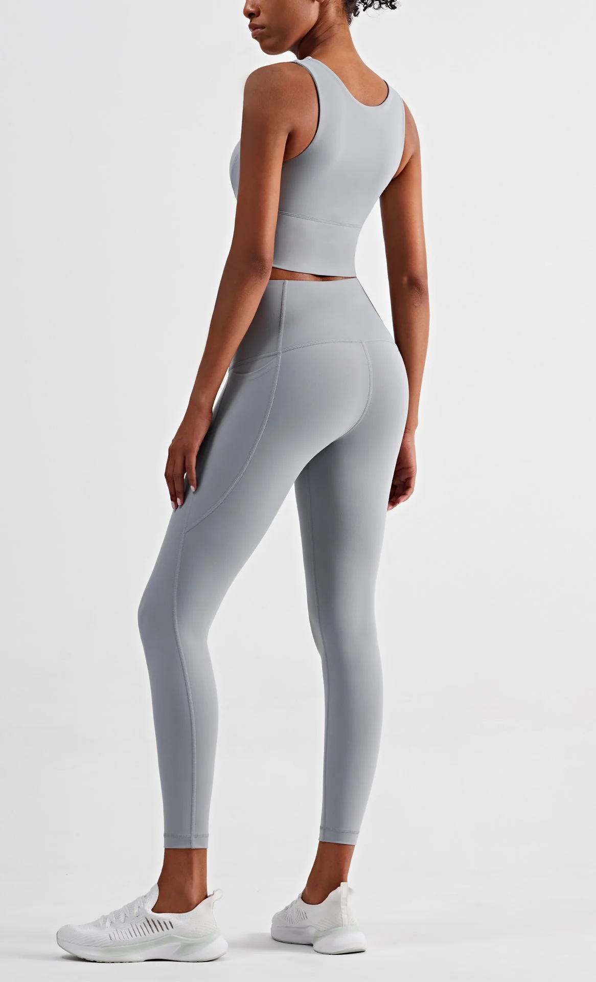 Sleeveless Cropped Tank Top - Image 3