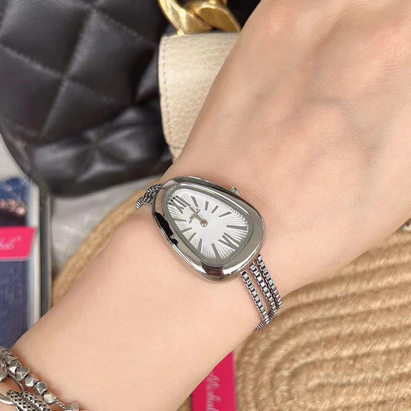 Snake Head High-grade Tassel Chain Quartz Watch - Image 6