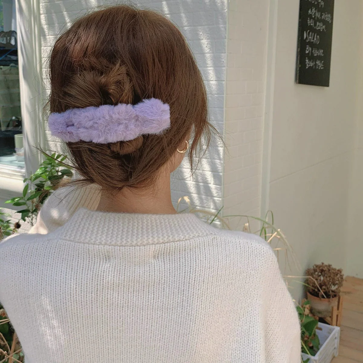 Soft and Fluffy Wavy Hair Clip - Image 8