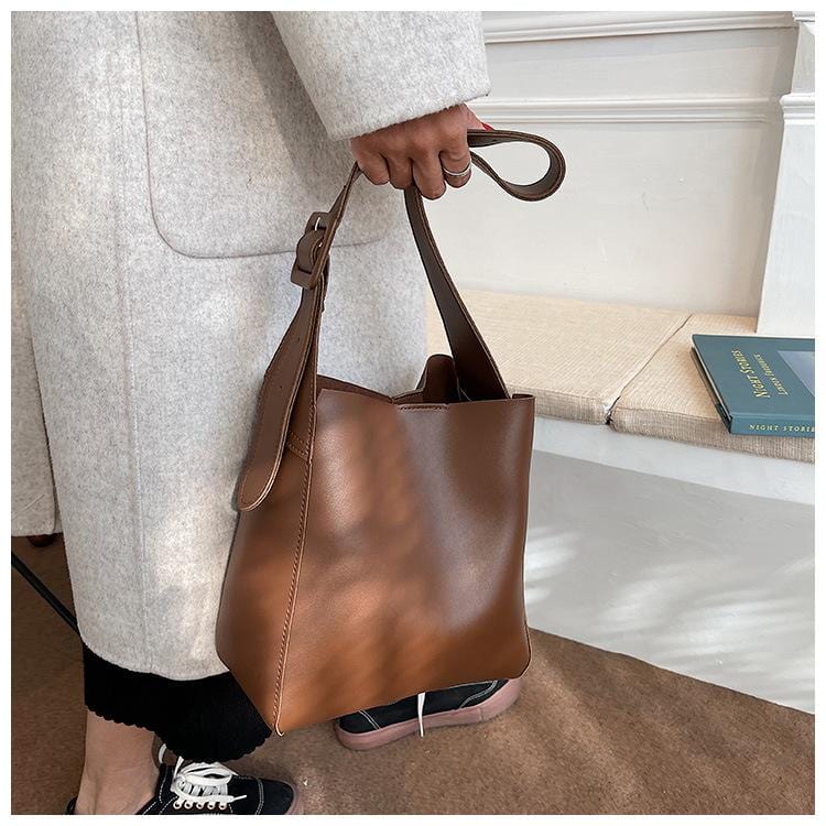Solid Color Leather Shopper Bag - Image 11