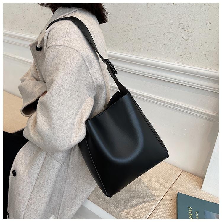 Solid Color Leather Shopper Bag - Image 6