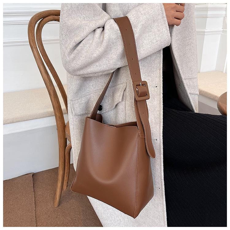 Solid Color Leather Shopper Bag - Image 9