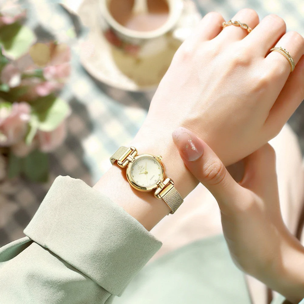 Student Quartz Watch With Mesh Chain