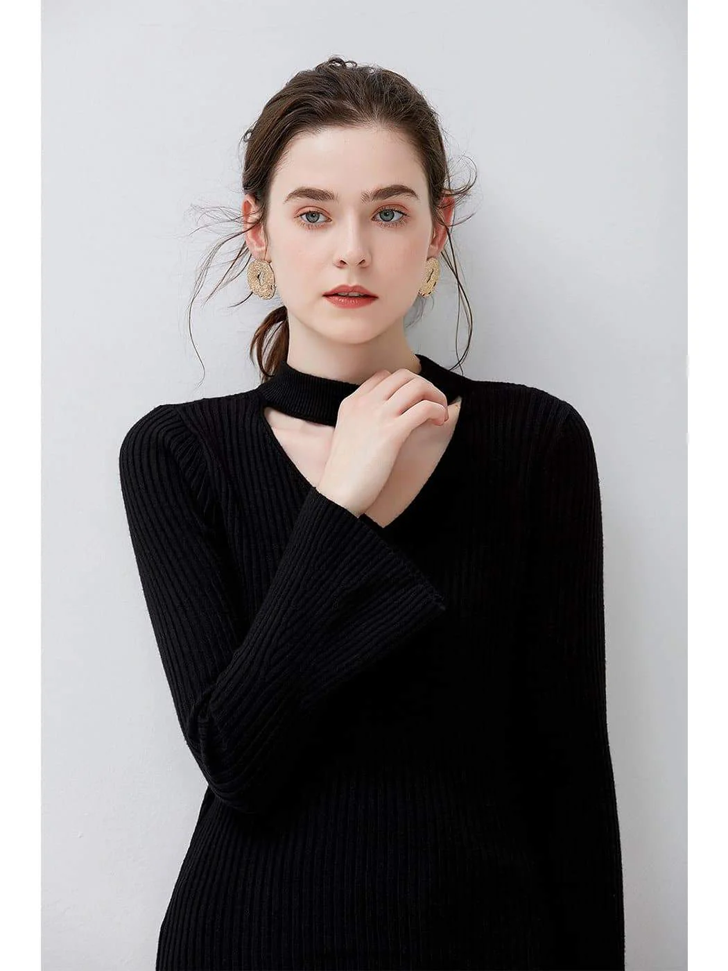 Trumpet Sleeve V Opening Knitted Top - Image 10