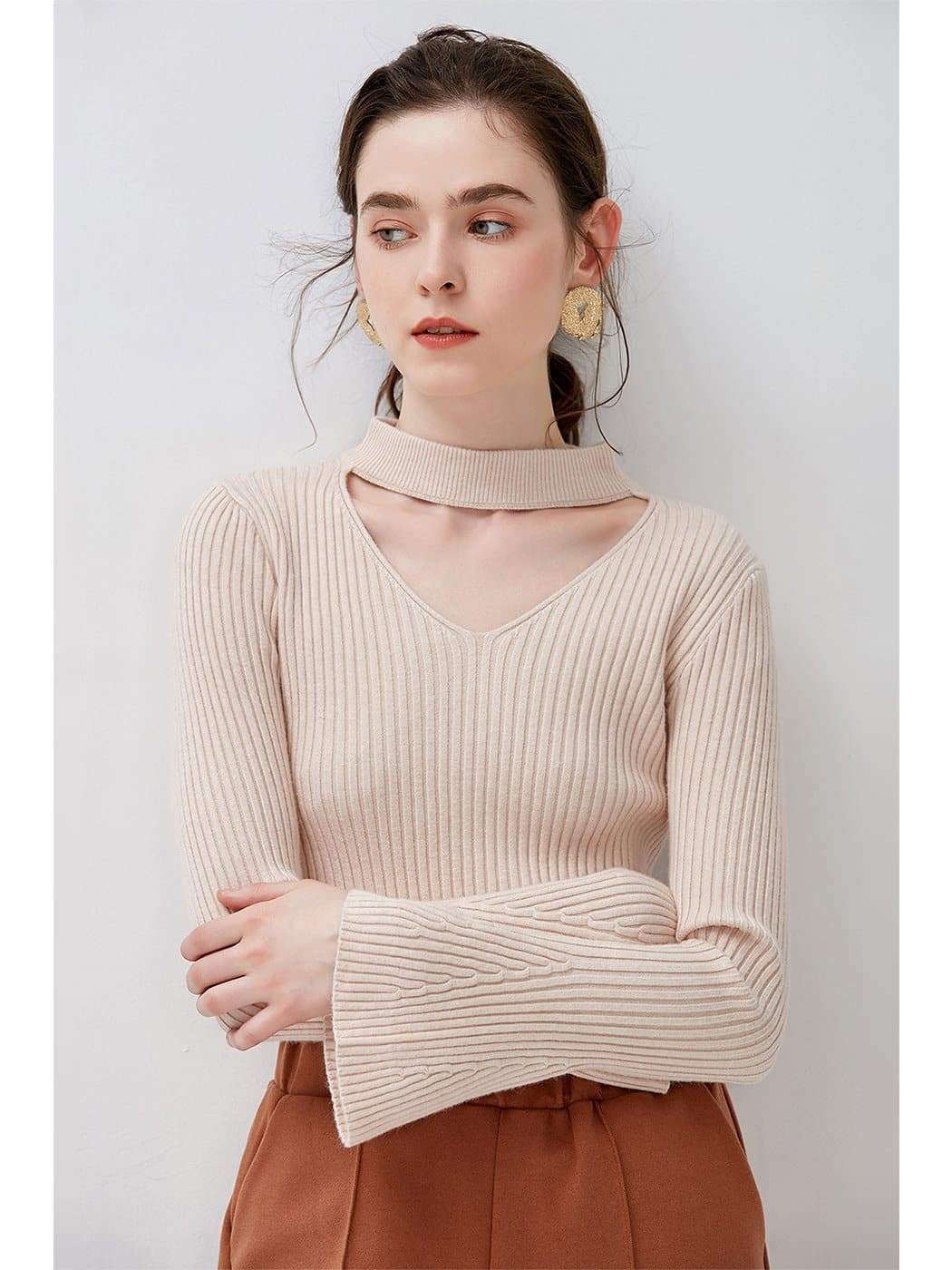Trumpet Sleeve V Opening Knitted Top - Image 3