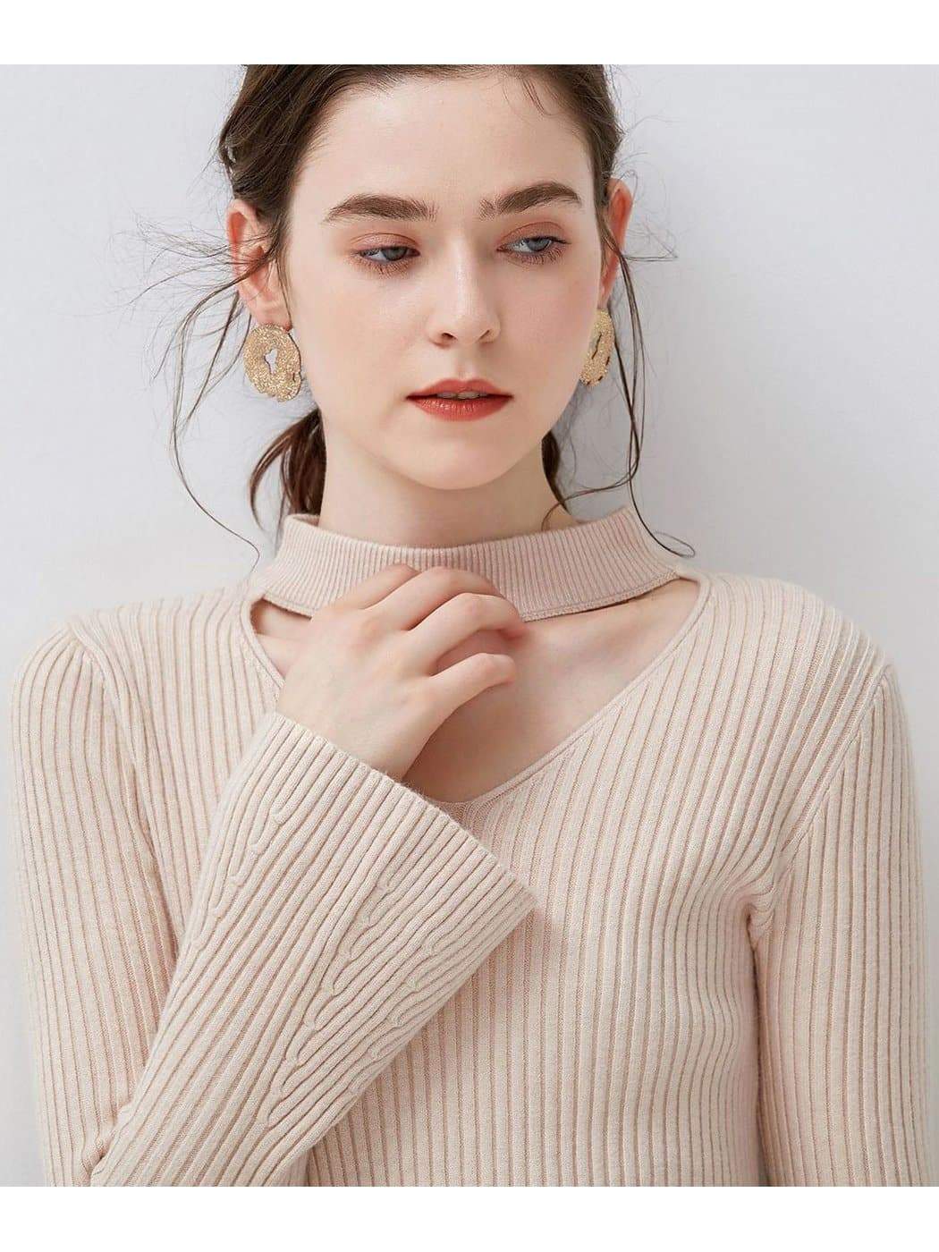 Trumpet Sleeve V Opening Knitted Top - Image 5