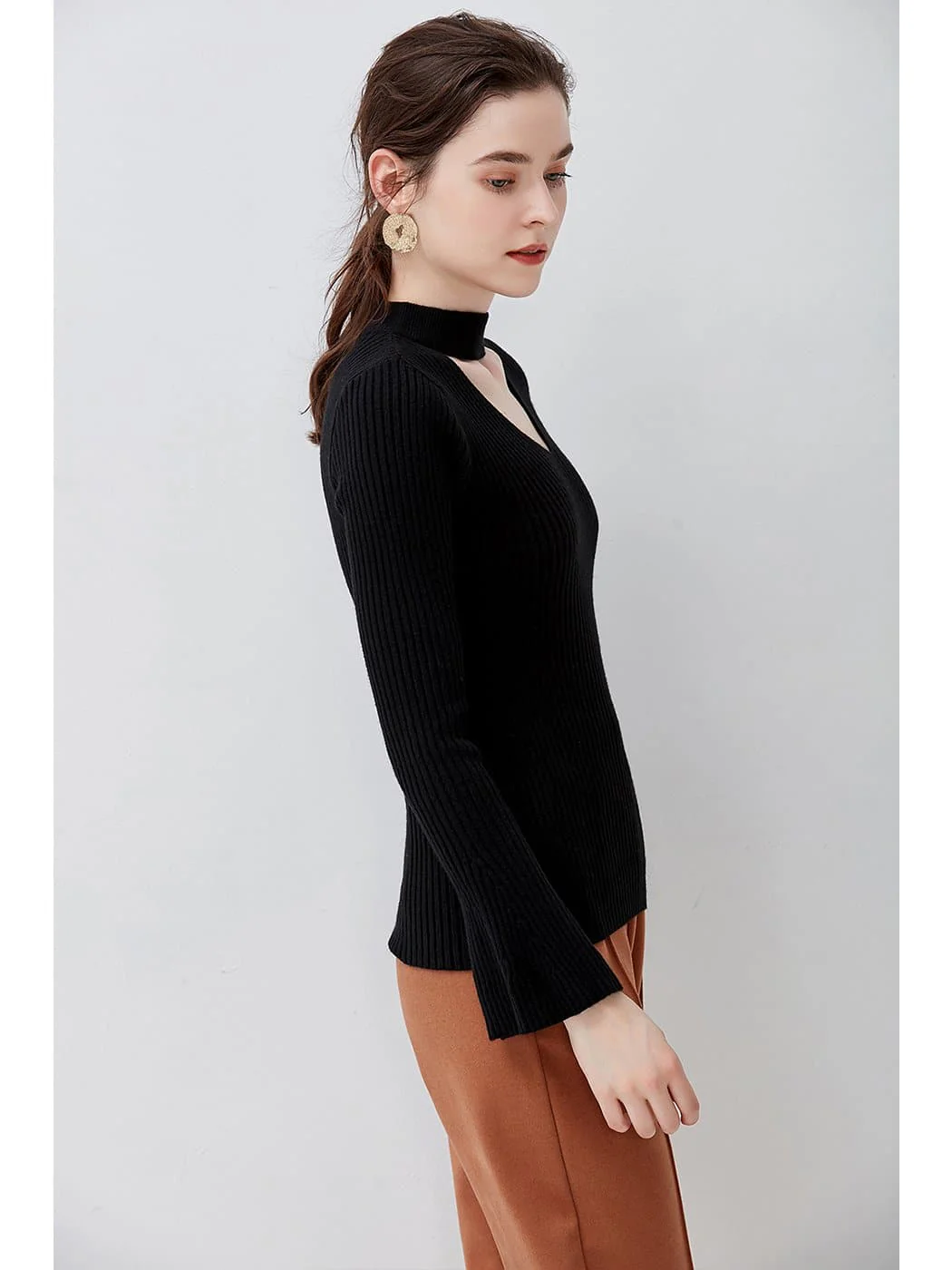 Trumpet Sleeve V Opening Knitted Top - Image 8