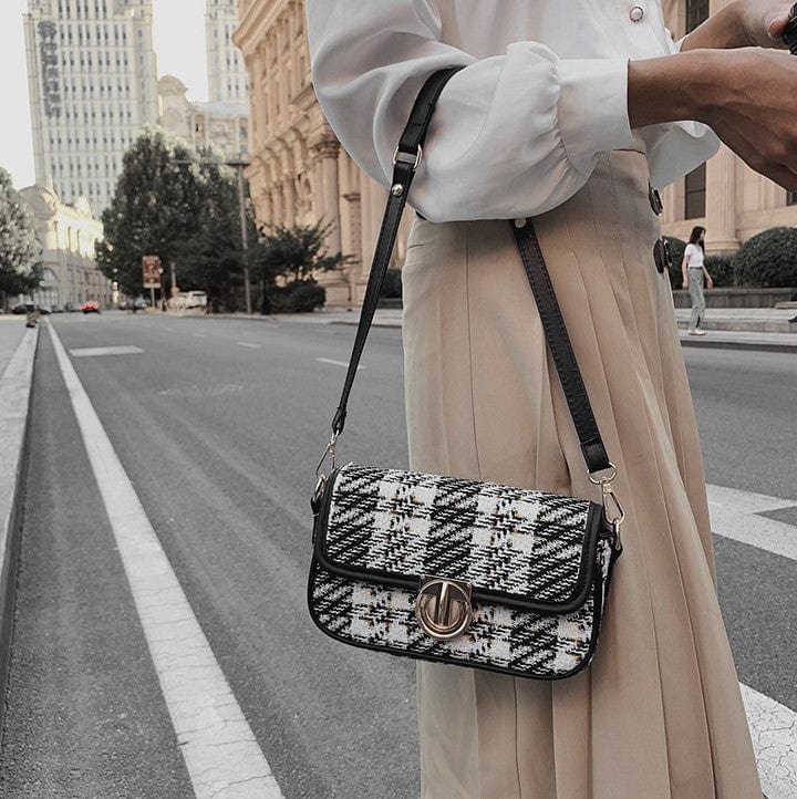 Tweed Shoulder Bag with Gold Clasp - Image 8