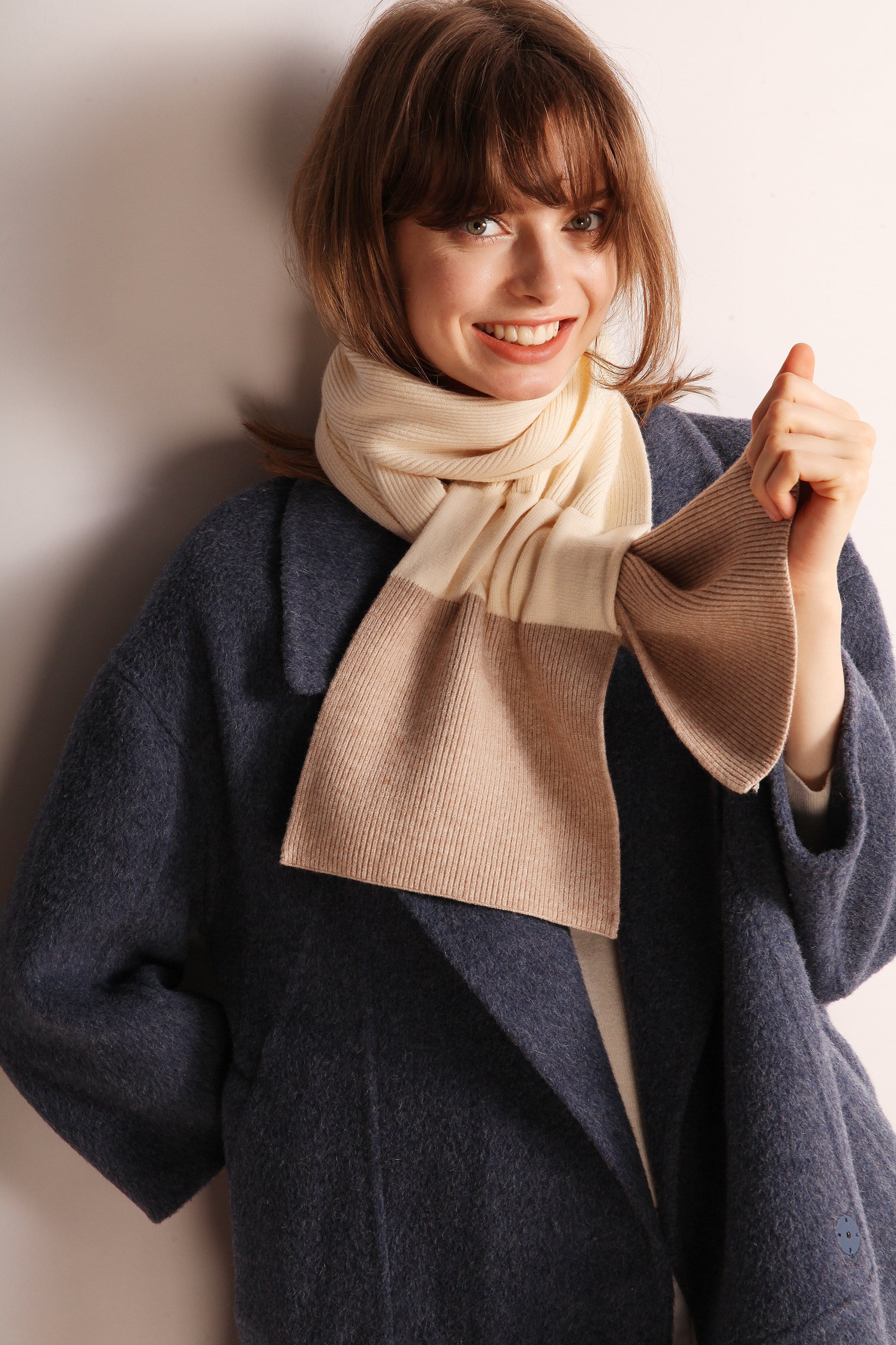 Two Tone Ribbed Knit Scarf - Image 16