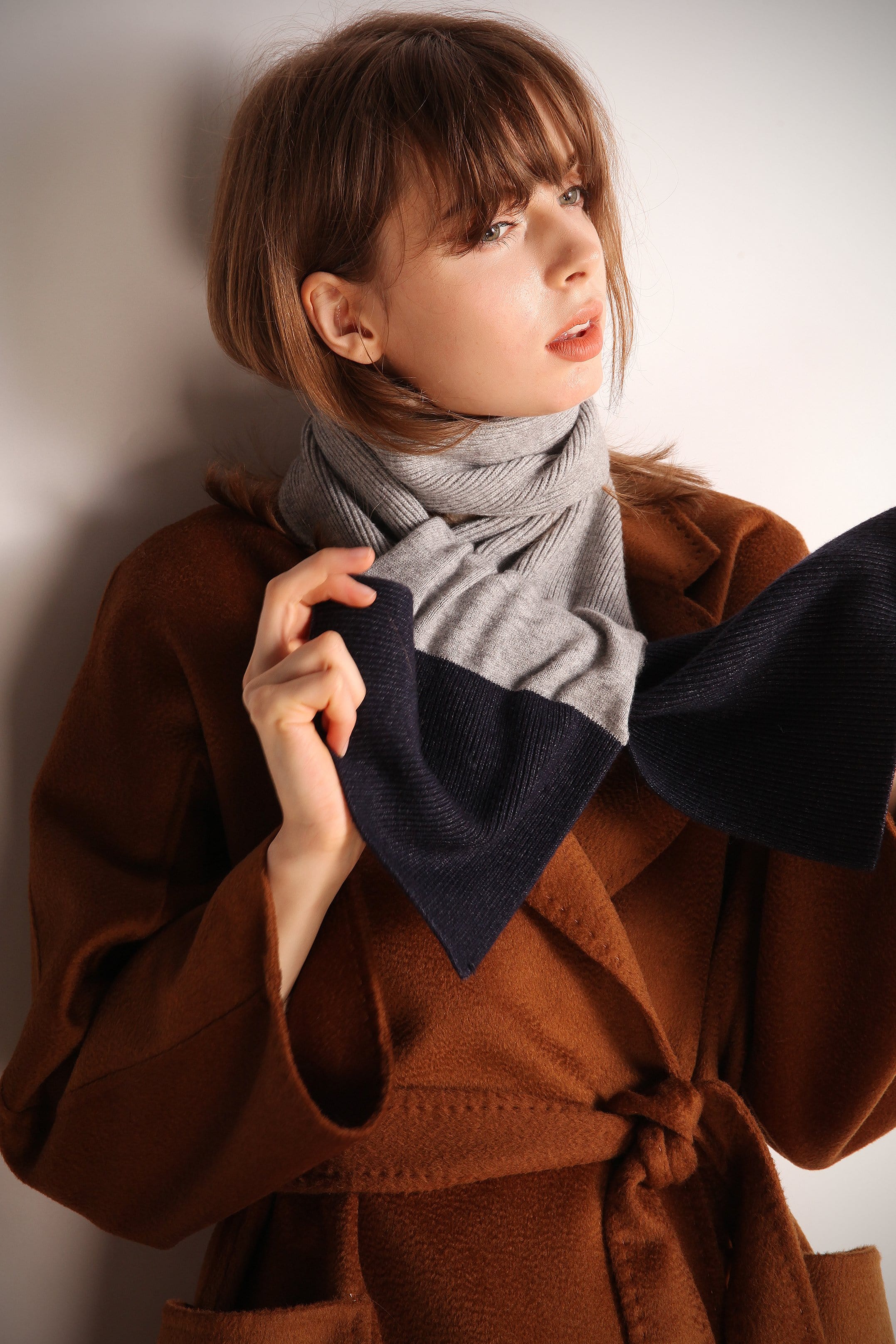 Two Tone Ribbed Knit Scarf - Image 6