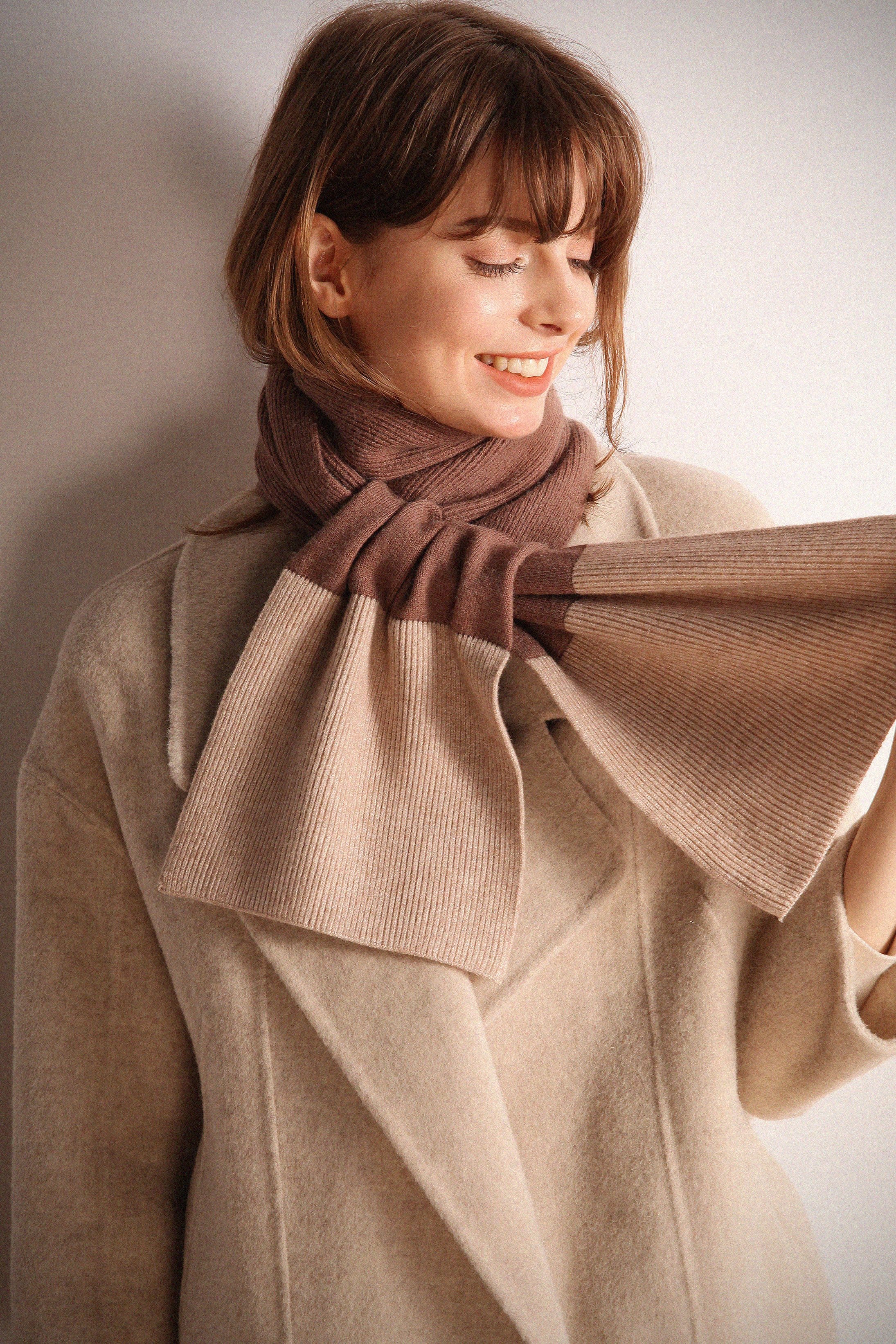 Two Tone Ribbed Knit Scarf - Image 9