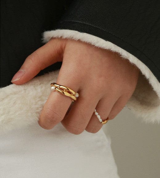Uneven Double Layered Pearl Gold Ring - Image 2