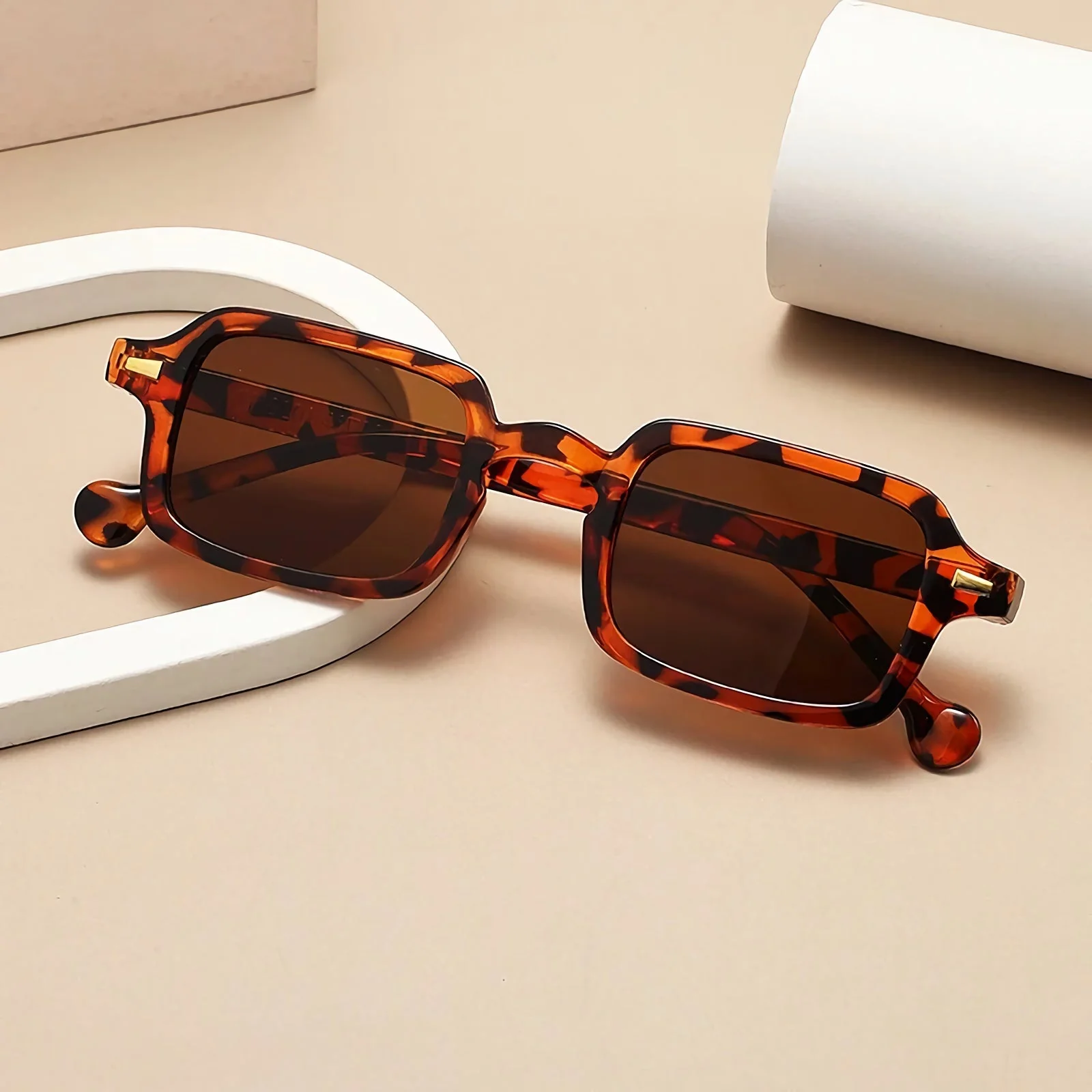 UV400 Rectangle Sunglasses - Image 11