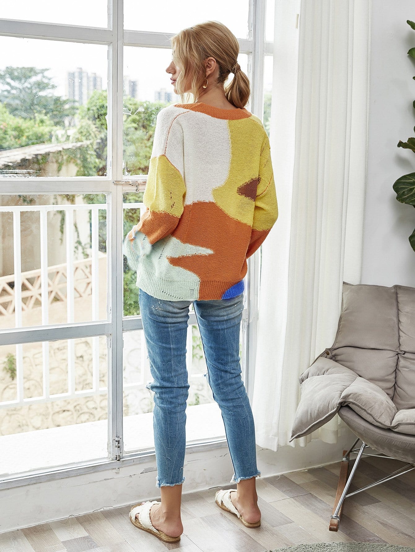 V Neck Art Deco Sweater - Image 5