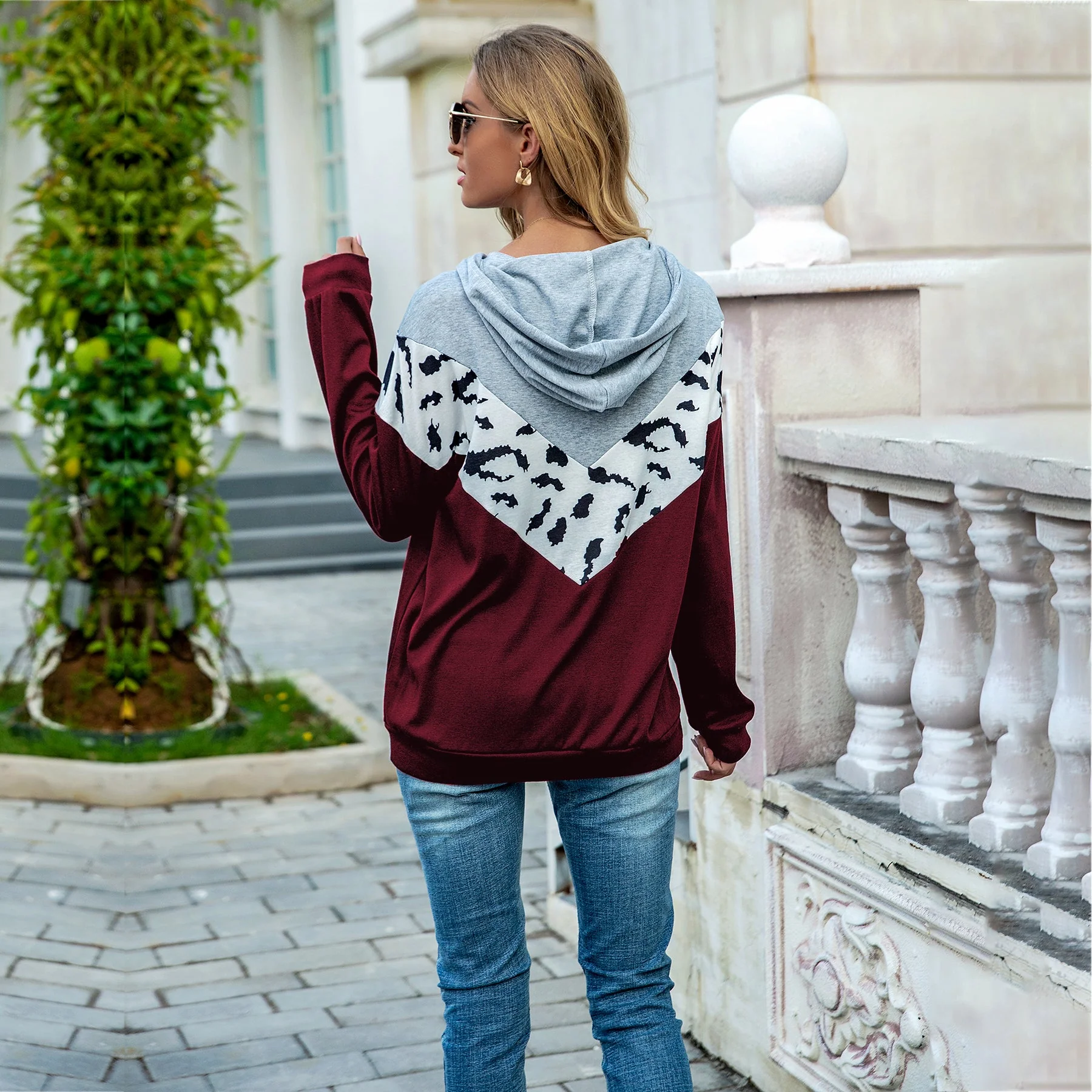 V Striped Color Block Hoodie - Image 7