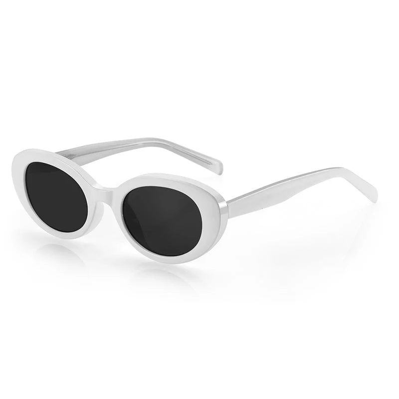 Vintage Cat Eye Sunglasses - Image 3