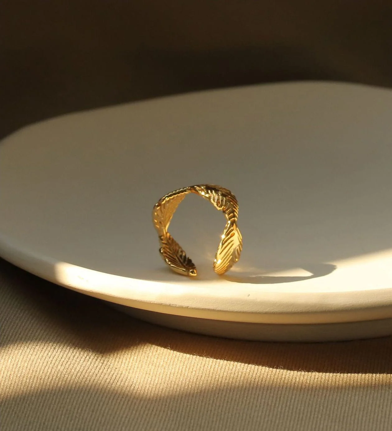 Vintage Leaf Gold Ring - Image 2