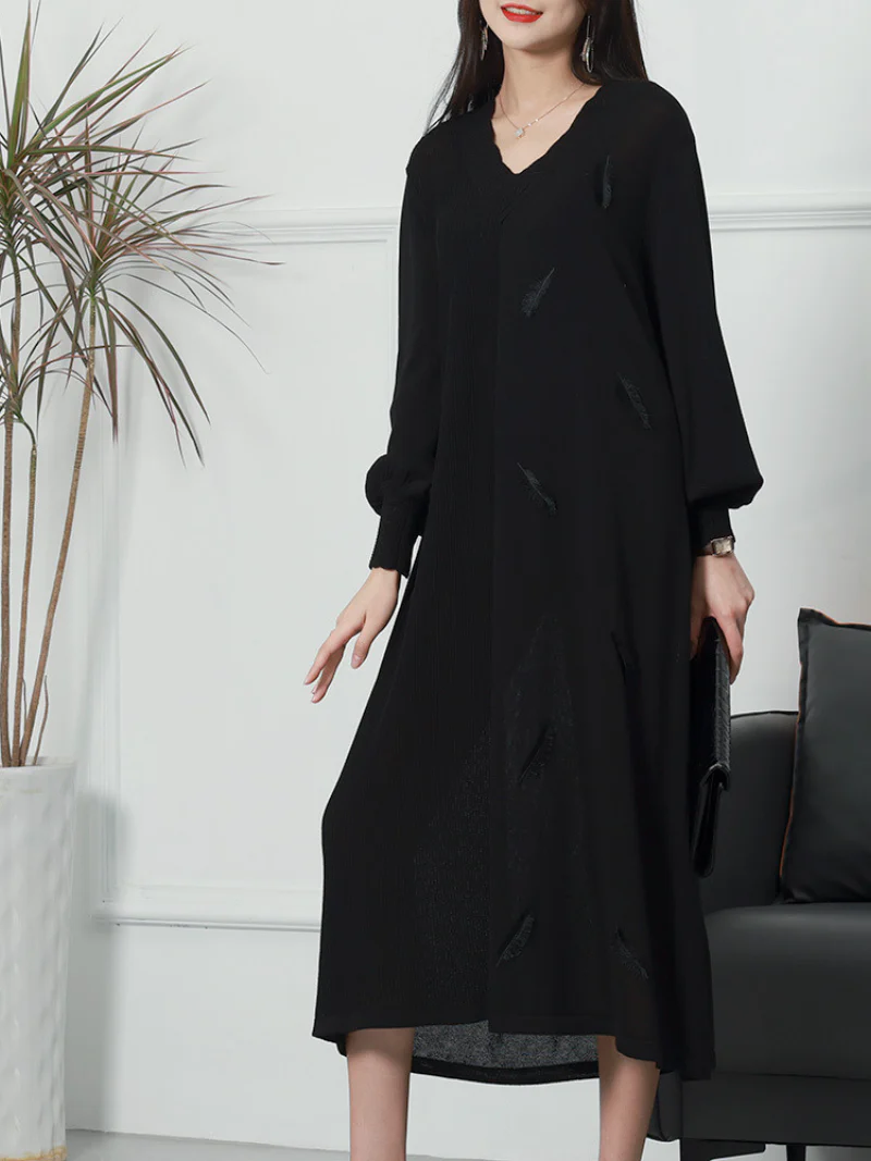 Pride and Prejudice Puff Sleeves V-neck knitted Midi-Dress - Image 3