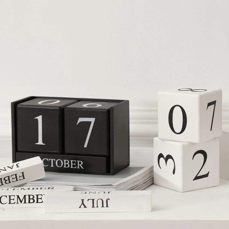 Wooden Desk Block Calendar - Image 2