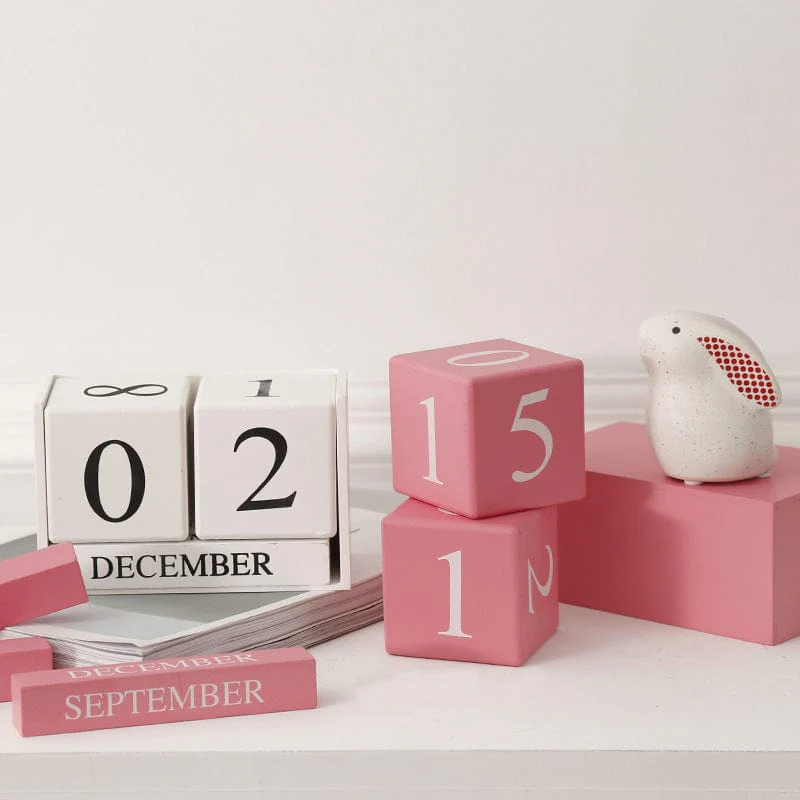 Wooden Desk Block Calendar - Image 3
