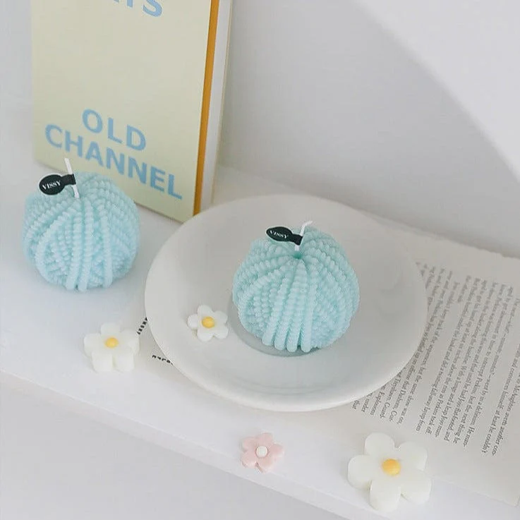 Yarn Ball Decorative Candle - Image 4